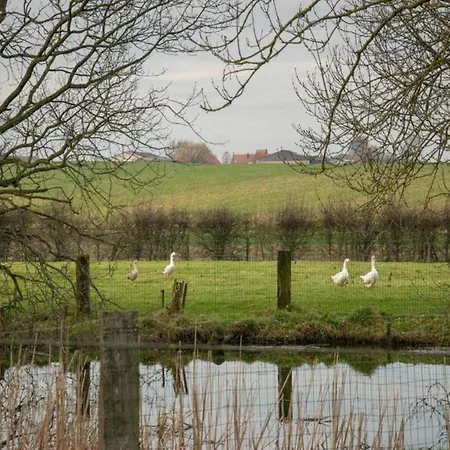 Cozy For 4 Guests Дом отдыха *