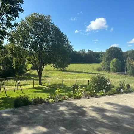 Дом отдыха Cozy For 4 Guests Le Bizet