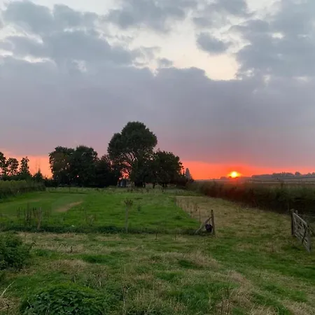 Дом отдыха Cozy For 4 Guests Le Bizet