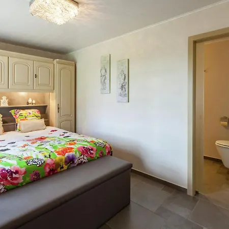 Cozy For 4 Guests Le Bizet