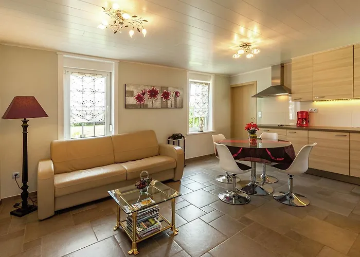 Cozy For 4 Guests بيت للعطل *